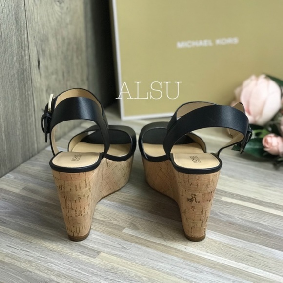 Michael Kors Xaria Wedge Leather Black W AUTHENTIC - Picture 5 of 8